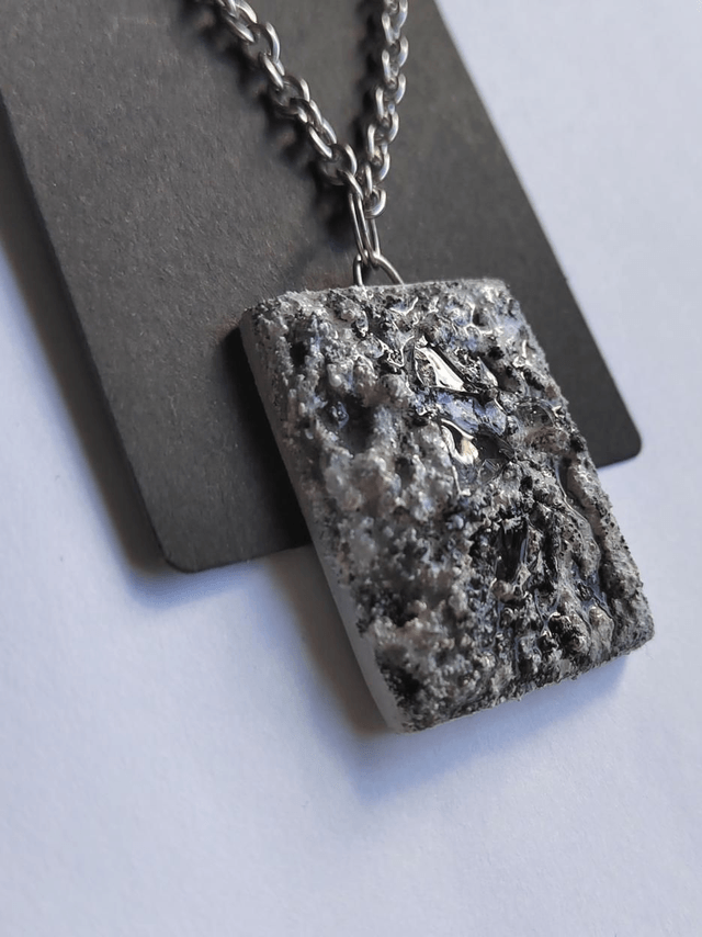 Freedom call 3 - Black and white textured pendant with chain