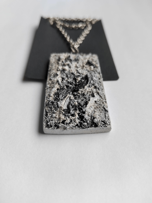 Freedom call 1 - Black and white textured pendant with chain