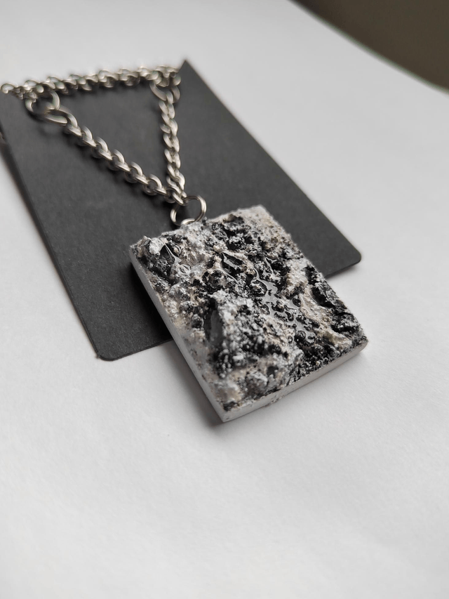 Freedom call 4 - Black and white textured pendant with chain