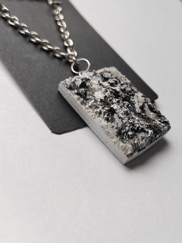 Freedom call 4 - Black and white textured pendant with chain