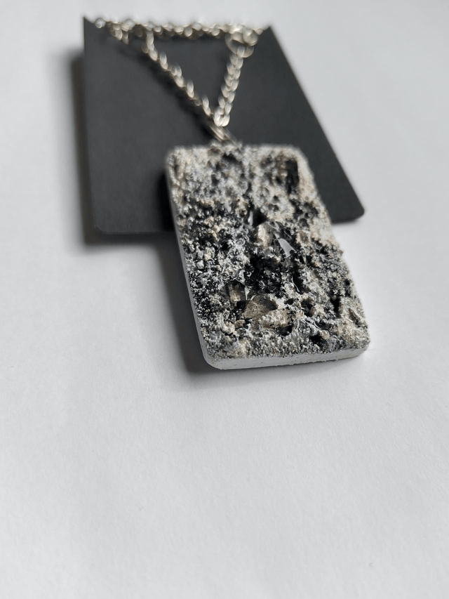 Freedom call 2 - Black and white textured pendant with chain