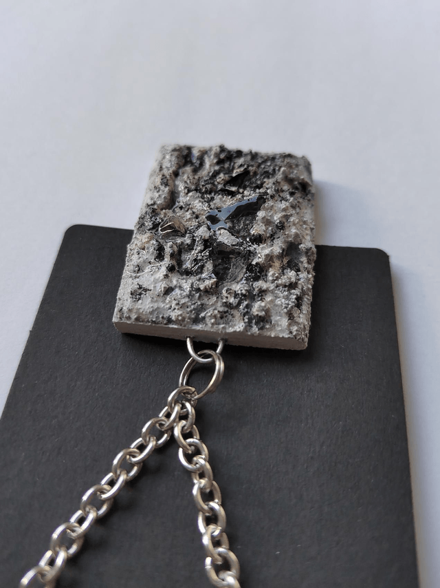 Freedom call 3 - Black and white textured pendant with chain