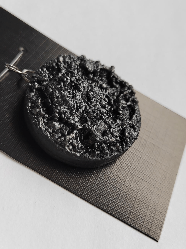 Freedom call 6 - Black textured pendant