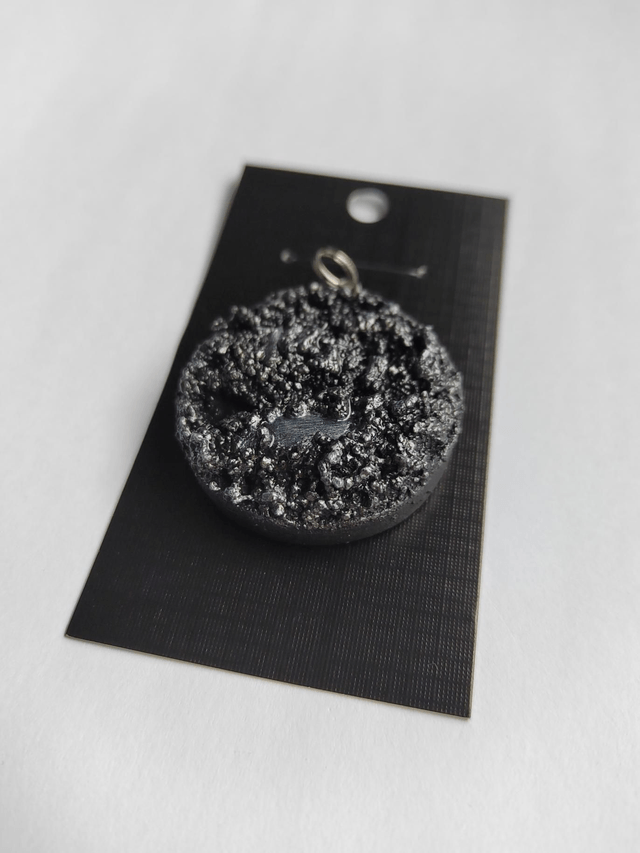 Freedom call 5 - Black textured pendant