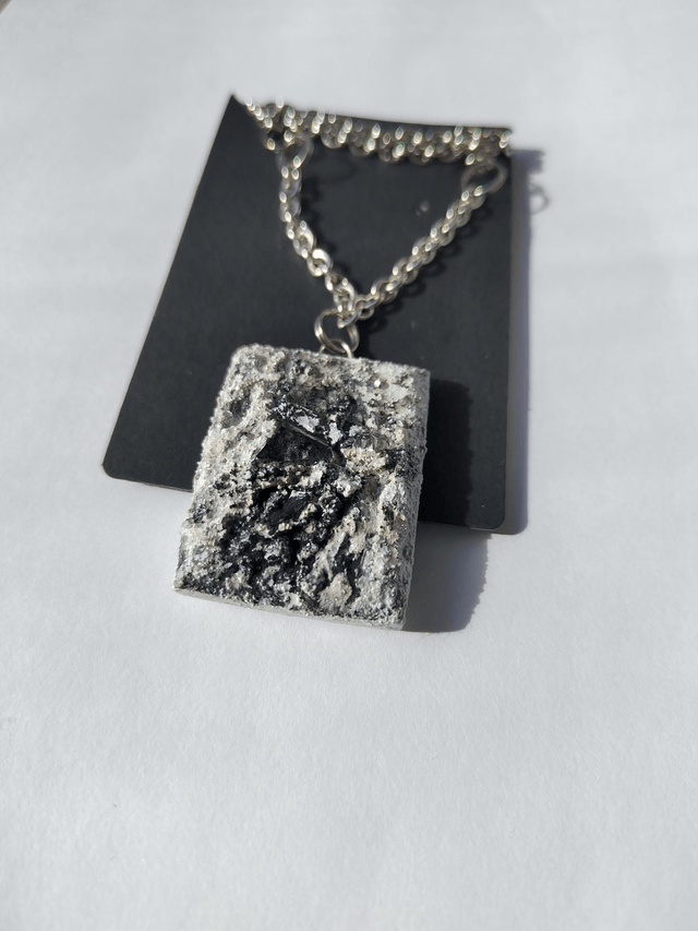 Freedom call 3 - Black and white textured pendant with chain