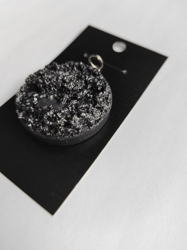 Freedom call 5 - Black textured pendant
