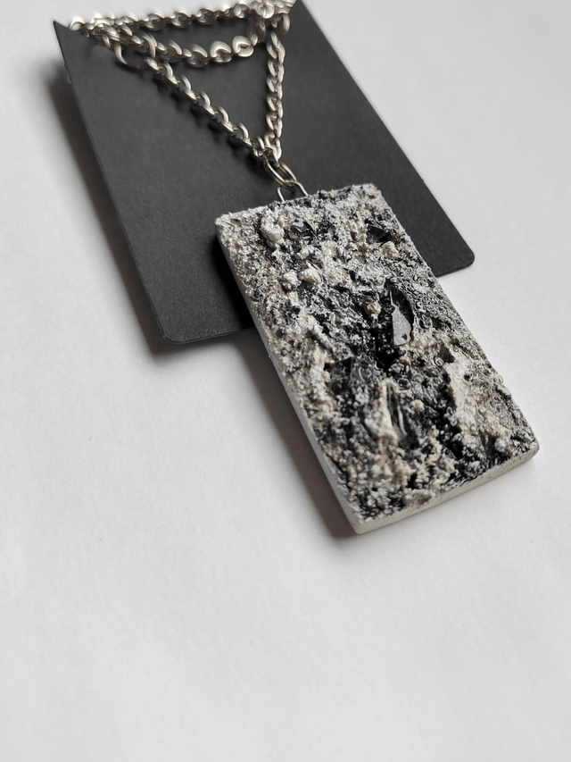 Freedom call 1 - Black and white textured pendant with chain