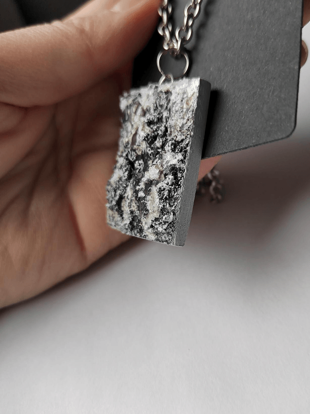 Freedom call 4 - Black and white textured pendant with chain